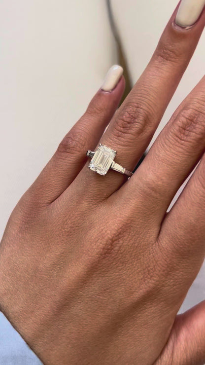 1.0-3.0 CT Emerald  Lab Grown Diamond Three Stones Engagement Ring