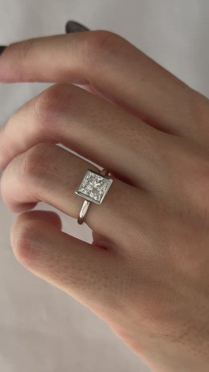 1.0-3.0 CT princess cut Lab Grown Diamond bezel Engagement Ring