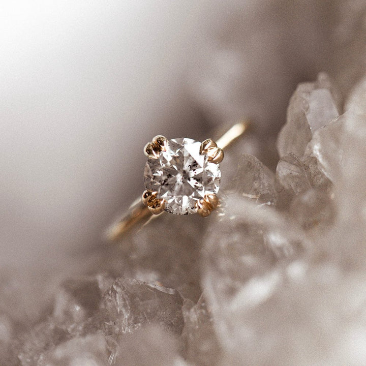 Solitaire Ring with 2.0 Ct Round Moissanite