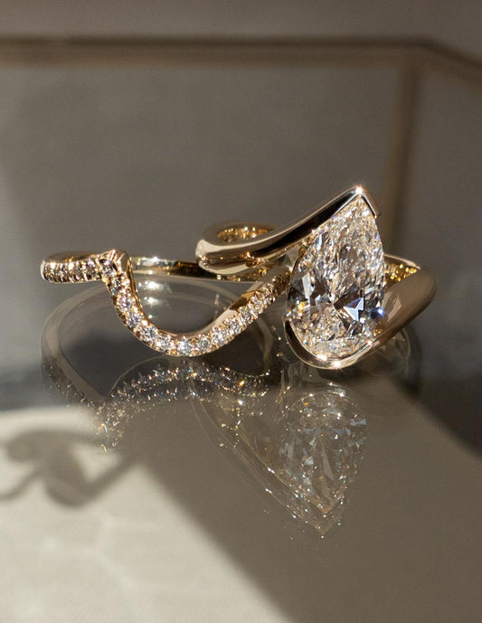 1.0 - 2.5 CT Pear Shaped Lab Grown Diamond Solitaire Style Bridal Set